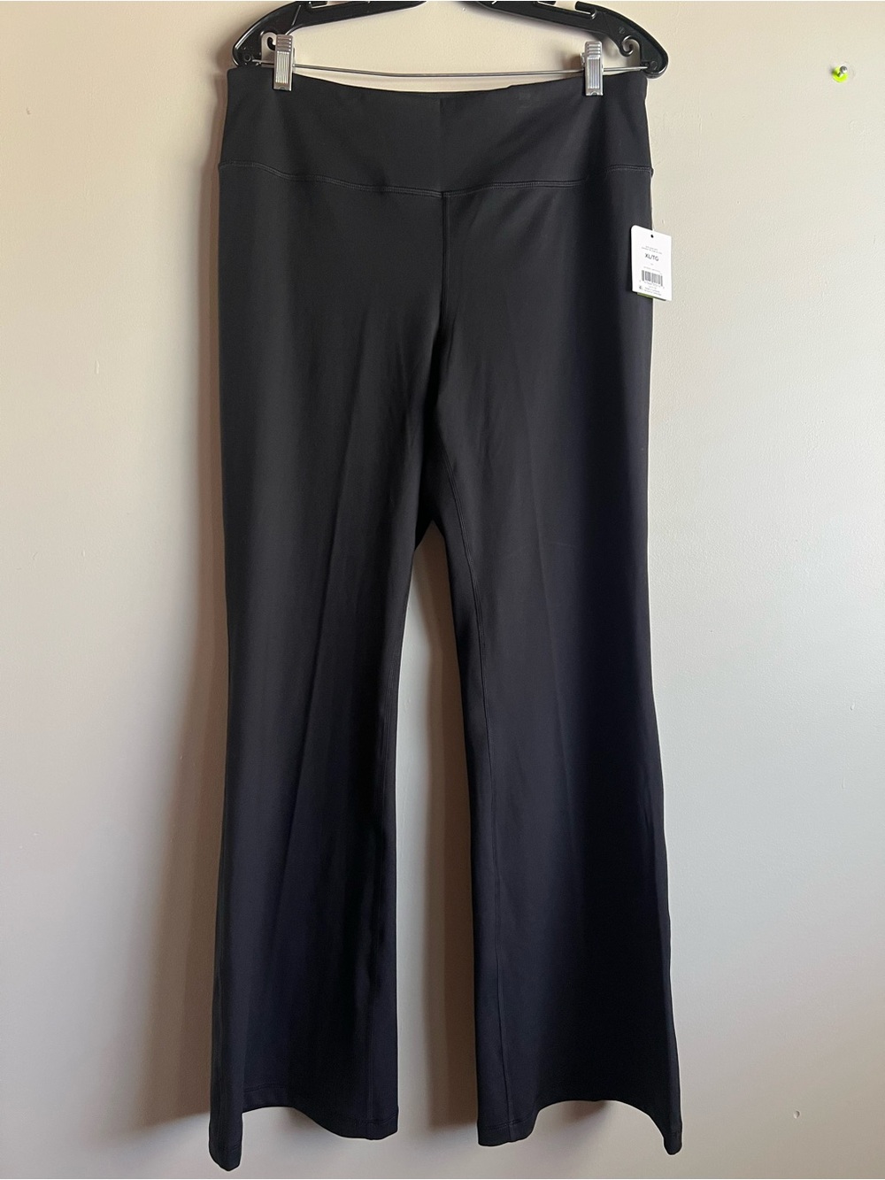 Athletic Works XL NWT Black Bootcut Yoga Pants Stretch Activewear Semi Fitted